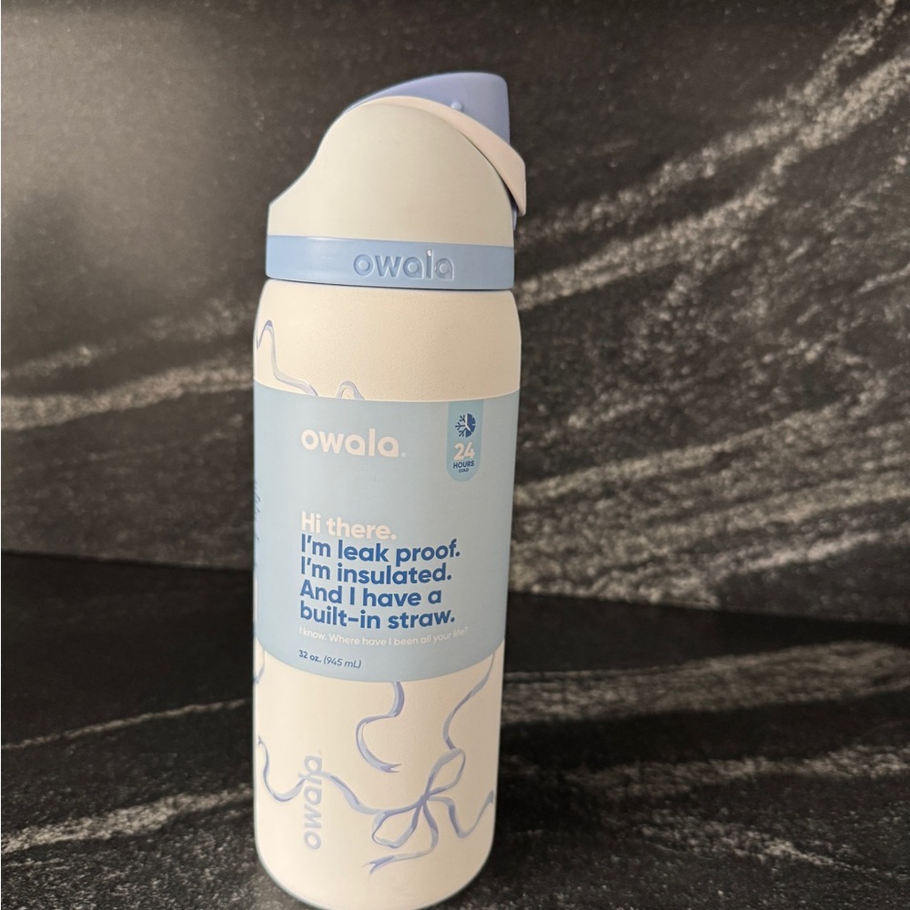Owala Insulated Water Bottle - Cream and Blue
